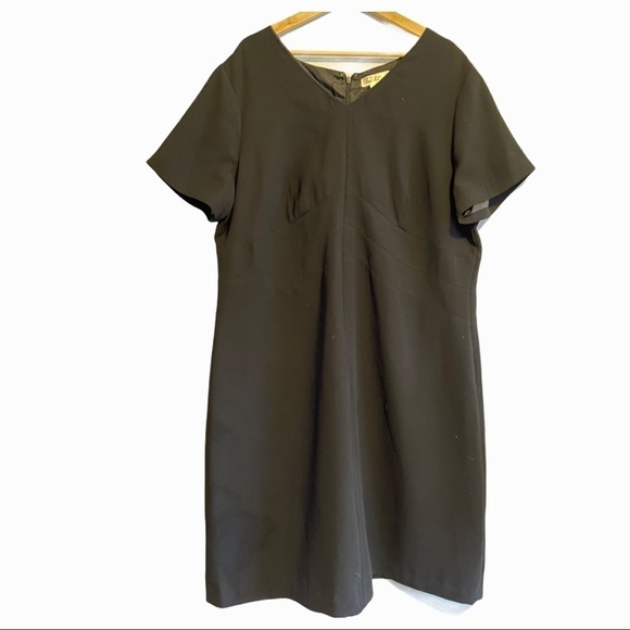 Tradition black formal lined back zip plus dress - Picture 2 of 11